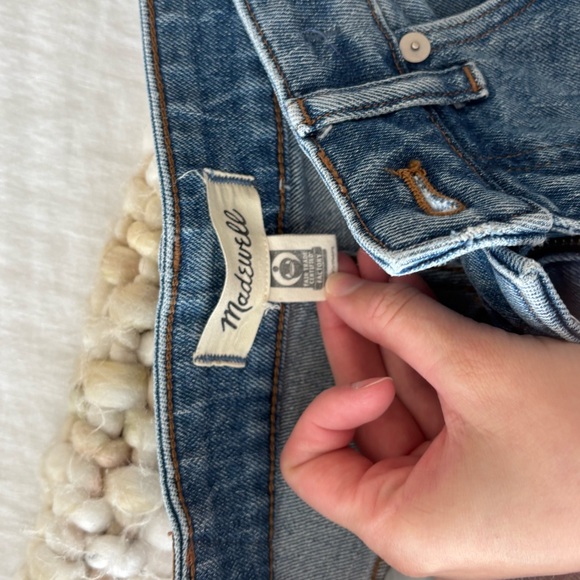 Madewell Curvy 90s Straight Jeans - Picture 6 of 6